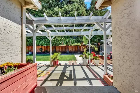 Exterior - 760 Stallion Cir, Fairfield, CA 94533 photo 15 of 38