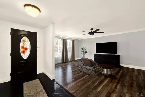 Entry Way - 760 Stallion Cir, Fairfield, CA 94533 photo 3 of 6