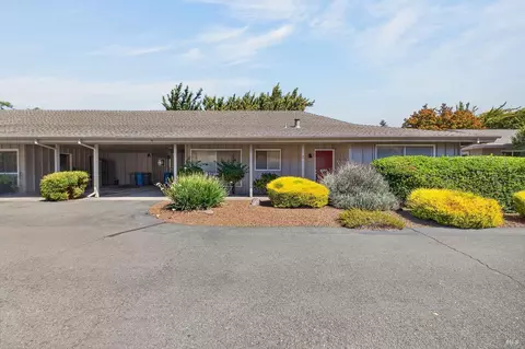 2 Valley Green St, Santa Rosa, CA 95409