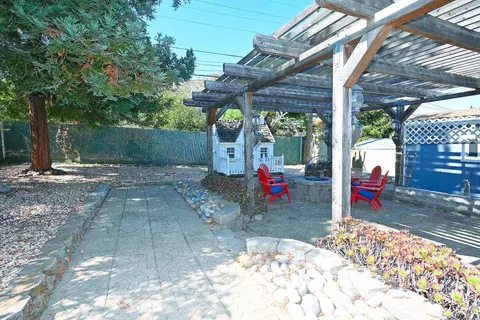Exterior - 449 Cedar St, Vallejo, CA 94591 photo 12 of 13
