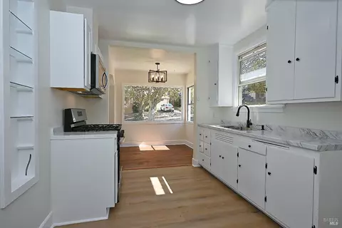 Kitchen - 449 Cedar St, Vallejo, CA 94591 photo 2 of 4