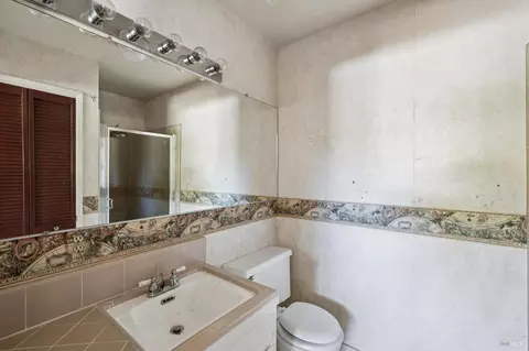 Bath - 1203 Alberca Rd, Sonoma, CA 95476 photo 4 of 4