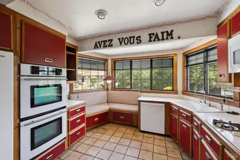 Kitchen - 1203 Alberca Rd, Sonoma, CA 95476 photo 2 of 3
