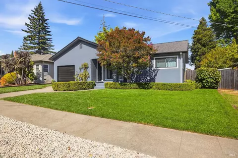 2728 Illinois St, Napa, CA 94558