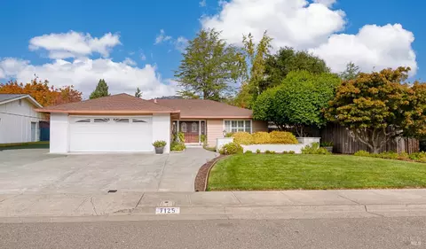 7125 Fairfield Dr, Santa Rosa, CA 95409