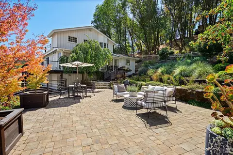 6840 Giovanetti Rd, Forestville, CA 95436