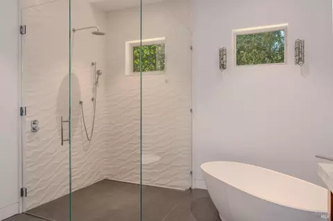 Bath - 1265 Castle Rd, Sonoma, CA 95476 photo 2 of 3