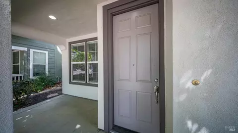 Exterior - 1116 Valley Glen Dr, Dixon, CA 95620 photo 5 of 9