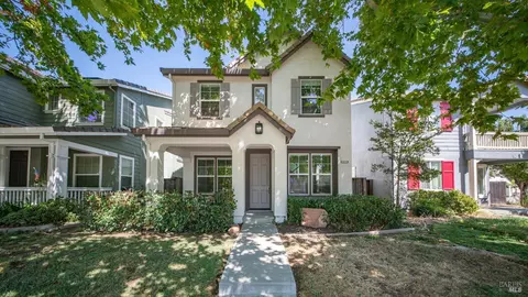 Exterior - 1116 Valley Glen Dr, Dixon, CA 95620 photo 2 of 9