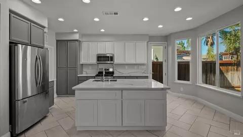 Kitchen - 1116 Valley Glen Dr, Dixon, CA 95620 photo 2 of 3