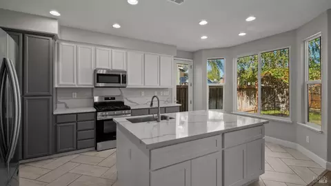 Kitchen - 1116 Valley Glen Dr, Dixon, CA 95620 photo 1 of 3