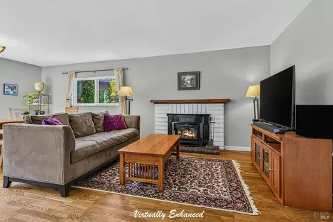 Living - 172 Clearview Ct, Petaluma, CA 94952 photo 2 of 8