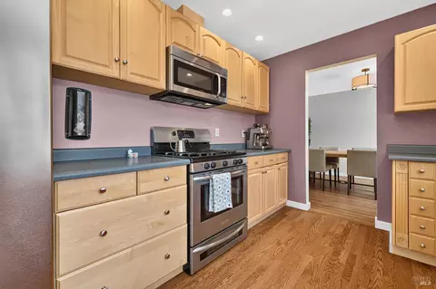 Kitchen - 172 Clearview Ct, Petaluma, CA 94952 photo 5 of 5