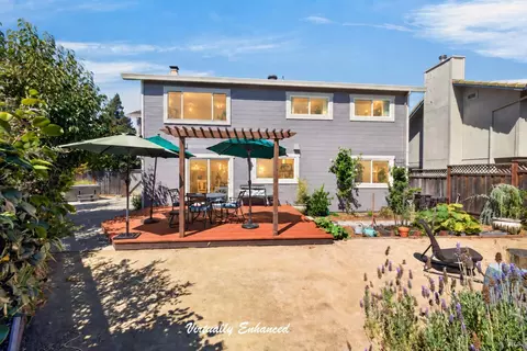 Exterior - 172 Clearview Ct, Petaluma, CA 94952 photo 3 of 21
