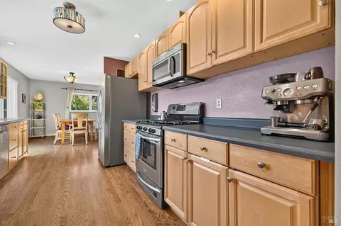 Kitchen - 172 Clearview Ct, Petaluma, CA 94952 photo 2 of 5