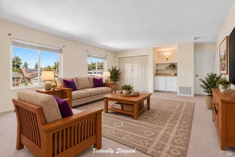 Living - 172 Clearview Ct, Petaluma, CA 94952 photo 8 of 8