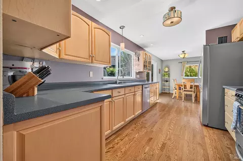 Kitchen - 172 Clearview Ct, Petaluma, CA 94952 photo 1 of 5