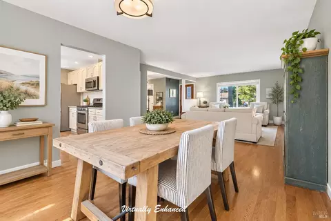 Dining - 172 Clearview Ct, Petaluma, CA 94952 photo 2 of 4