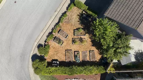 Exterior - 172 Clearview Ct, Petaluma, CA 94952 photo 17 of 21