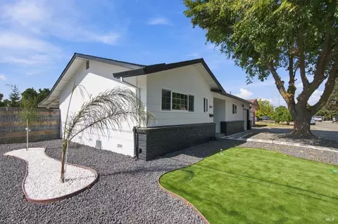 Exterior - 405 Priddy Dr, Dixon, CA 95620 photo 3 of 16