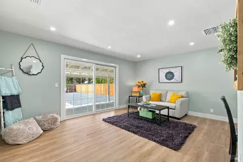 Living - 405 Priddy Dr, Dixon, CA 95620 photo 1 of 1