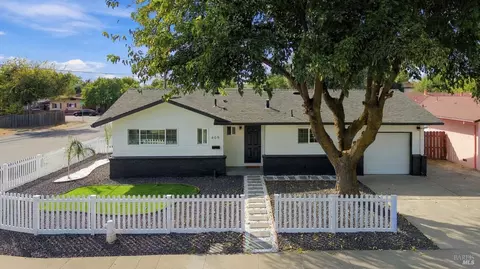Exterior - 405 Priddy Dr, Dixon, CA 95620 photo 14 of 16