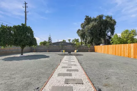 Exterior - 405 Priddy Dr, Dixon, CA 95620 photo 9 of 16