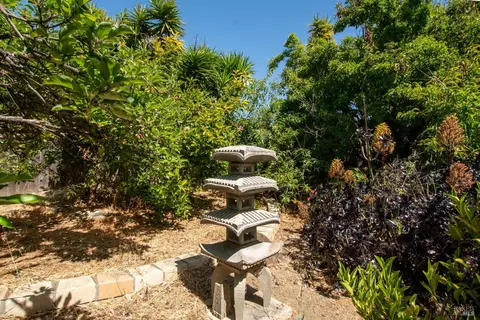 Exterior - 185 Lexington Dr, Vallejo, CA 94591 photo 7 of 11