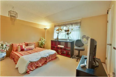Bedroom - 185 Lexington Dr, Vallejo, CA 94591 photo 2 of 7