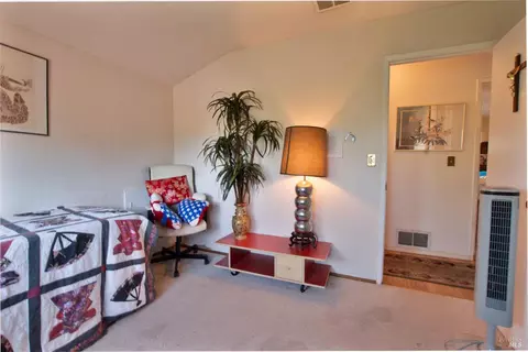 Bedroom - 185 Lexington Dr, Vallejo, CA 94591 photo 6 of 7
