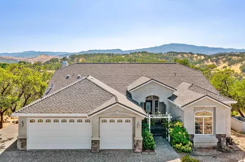 18197 N Shore Dr, Hidden Valley Lake, CA 95467