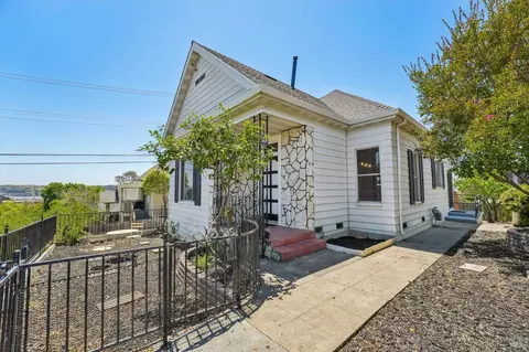 Exterior - 517 Branciforte St, Vallejo, CA 94590 photo 2 of 18
