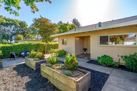 Exterior - 7 Temelec Cir, Sonoma, CA 95476 photo 3 of 8