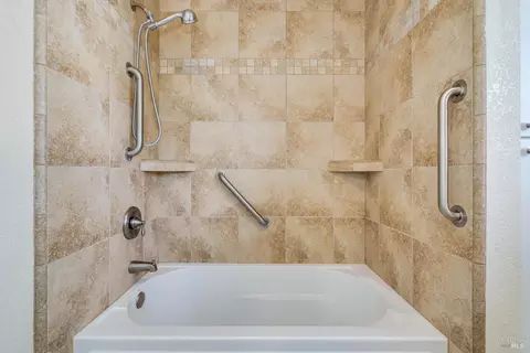 Bath - 7 Temelec Cir, Sonoma, CA 95476 photo 2 of 3
