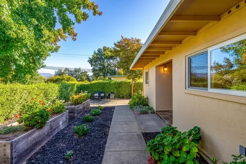 Exterior - 7 Temelec Cir, Sonoma, CA 95476 photo 6 of 8
