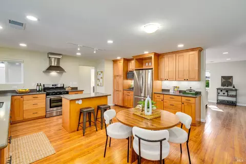 Kitchen - 7 Temelec Cir, Sonoma, CA 95476 photo 5 of 5