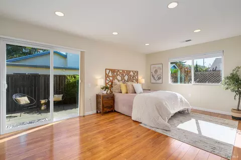 Bedroom - 7 Temelec Cir, Sonoma, CA 95476 photo 1 of 7