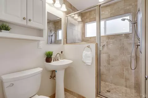 Bath - 7 Temelec Cir, Sonoma, CA 95476 photo 3 of 3
