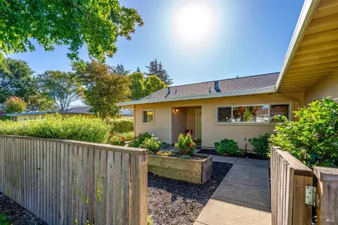 Exterior - 7 Temelec Cir, Sonoma, CA 95476 photo 2 of 8