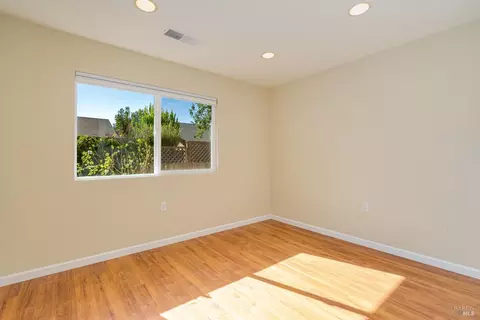 Bedroom - 7 Temelec Cir, Sonoma, CA 95476 photo 6 of 7