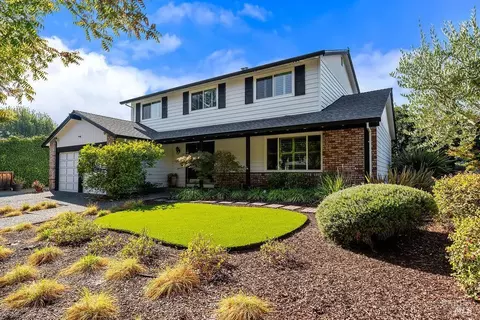 1818 Sherwood Ct, Santa Rosa, CA 95405