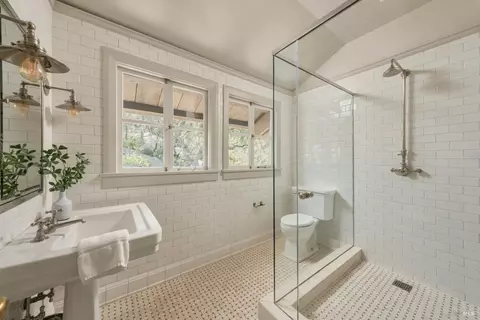 Bath - 126 Winding Way, Ross, CA 94957 photo 4 of 5