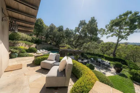 Exterior - 126 Winding Way, Ross, CA 94957 photo 4 of 17