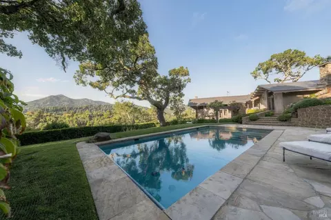 Exterior - 126 Winding Way, Ross, CA 94957 photo 12 of 17