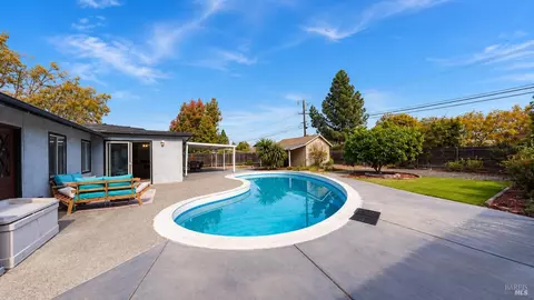 Exterior - 1212 Lincoln St, Fairfield, CA 94533 photo 3 of 5