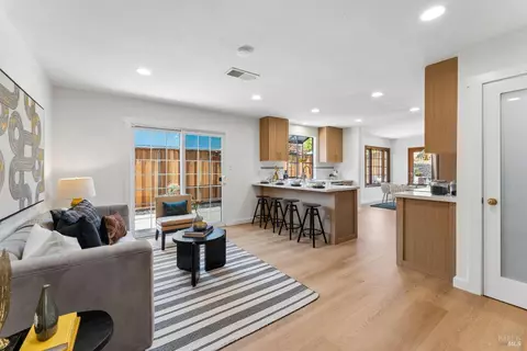 Living - 227 Baker St, Benicia, CA 94510 photo 1 of 3