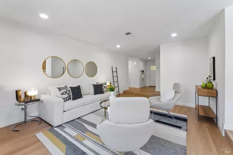 Living - 227 Baker St, Benicia, CA 94510 photo 2 of 3