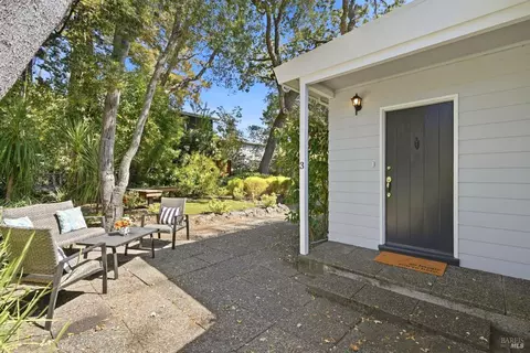 Exterior - 3 Emlin Pl, Kentfield, CA 94904 photo 3 of 11