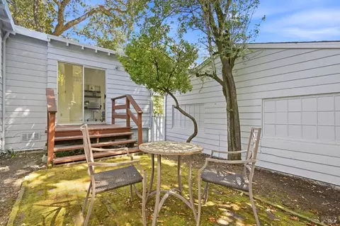 Exterior - 3 Emlin Pl, Kentfield, CA 94904 photo 5 of 11