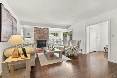 Living - 3 Emlin Pl, Kentfield, CA 94904 photo 2 of 5